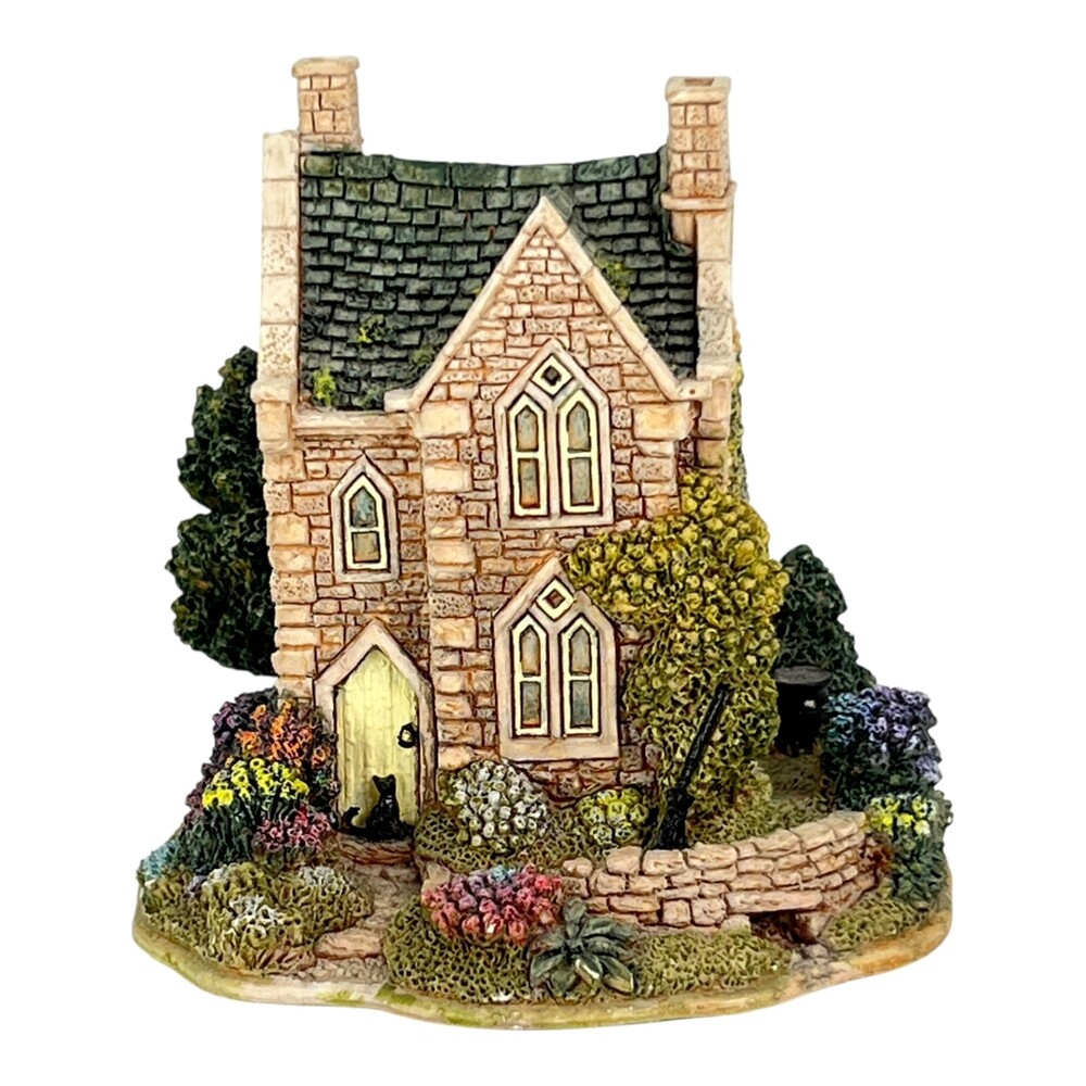 Lilliput Lane Hubble Bubble English Collection Decorative Miniature British